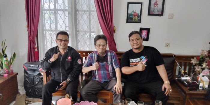 Kang Wawan (tengah) kali pertama anjangsana ke Biro MCNN Sukabumi