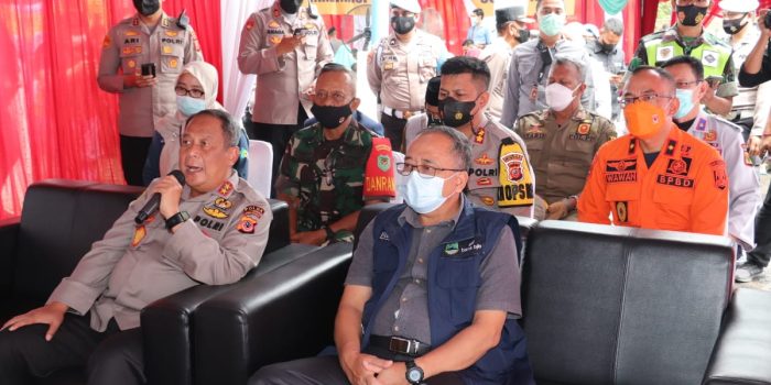 Kapolda Jabar didampingi Wabup Sukabumi himbau warga terkait Prokes
