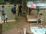 Kadis Perikanan Kabupaten Sukabumi saat Monitoring Pokdakan didampingi jajarannya