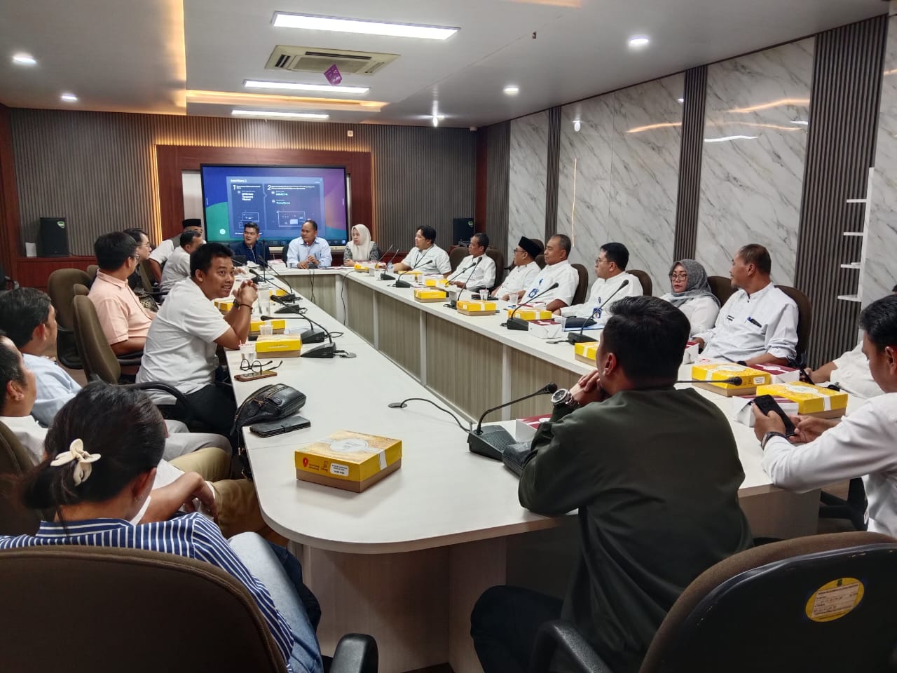Rapat Dengar Pendapat (RDP) Komisi I DPRD Kota Tangerang yang digelar di Ruang Rapat Badan Anggaran (Banggar), Jumat (12/06/2026).
