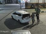 Aksi pencurian motor dan ponsel di Gedung KNPI Tangerang terekam CCTV