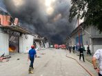 Sumber Air Mengering, Pemadaman Kebakaran 9 Gudang di Jatiuwung Kota Tangerang Terkendala